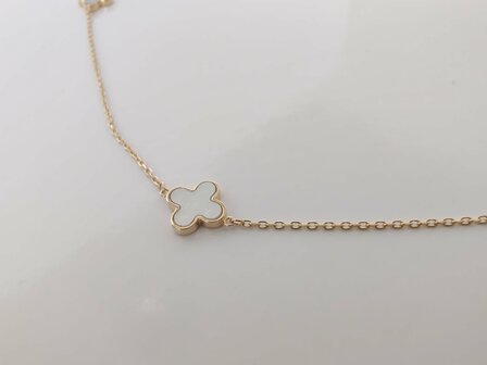 Flower necklace 18 ct gold