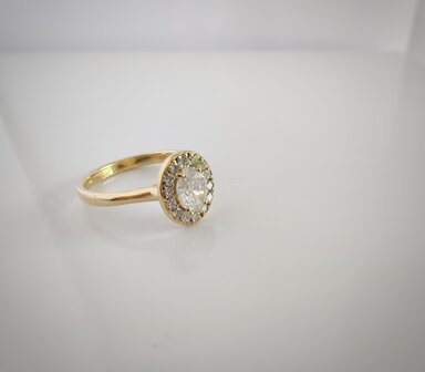 Oval cut iamond ring Vanhoutteghem