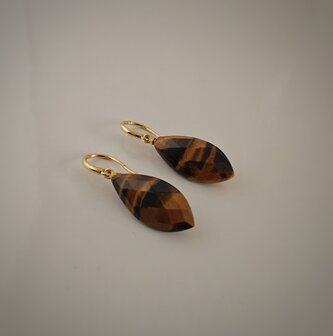 Gouden oorringen 18kt tijgeroog