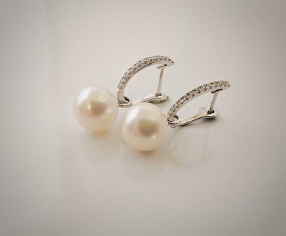 Oorbellen 18 kt parel en diamant