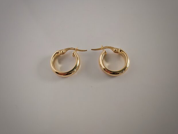 Gouden creolen 18 kt breed