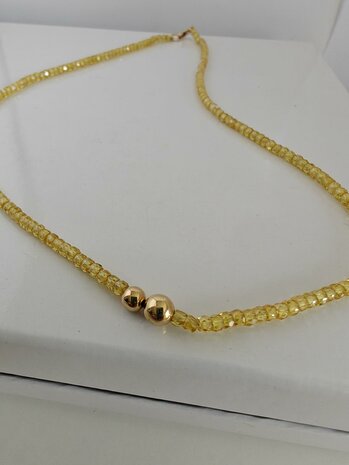 Ketting met yellow zironia