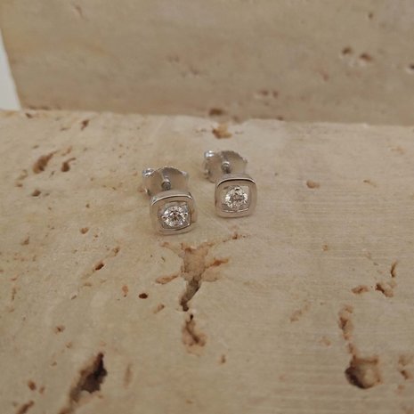 Oorbellen met diamant juwelier Vanhoutteghem